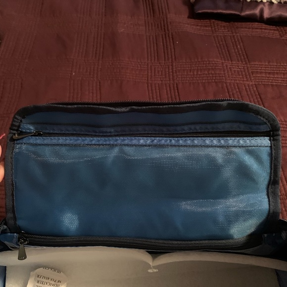 New! Travel cosmetics bag - Picture 3 of 8